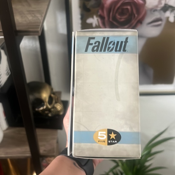 Funko 5 Star: Fallout - Vault Boy (Toughness) Mini Figure - Picture 7 of 8